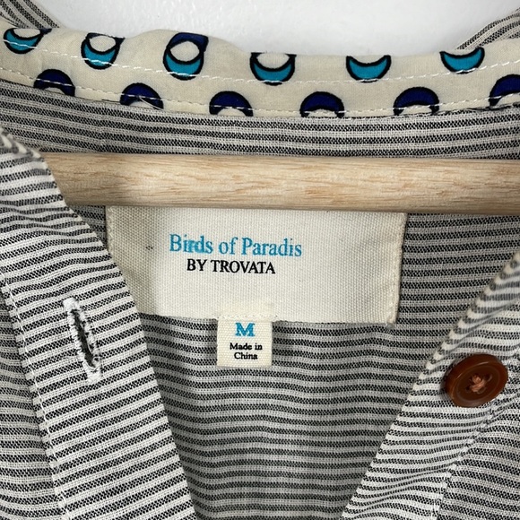 Birds of Paradise Trovata lace back pinstriped 1/2 button long sleeve top Size M - Picture 8 of 8